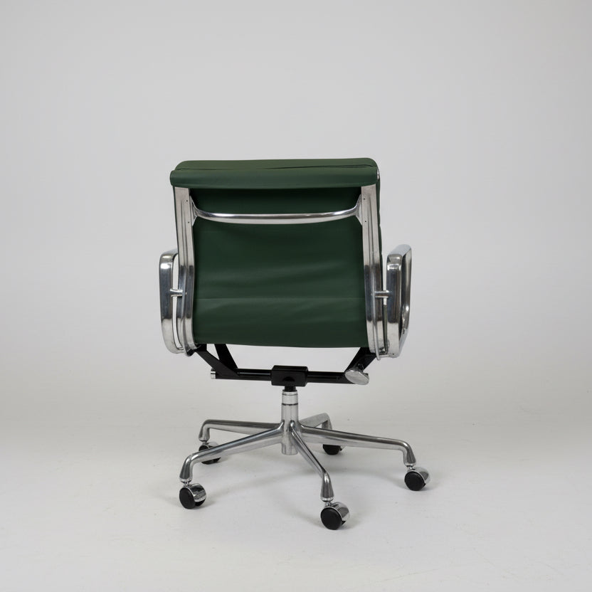 Herman Miller Eames Aluminum Group Soft Pad Management Chair