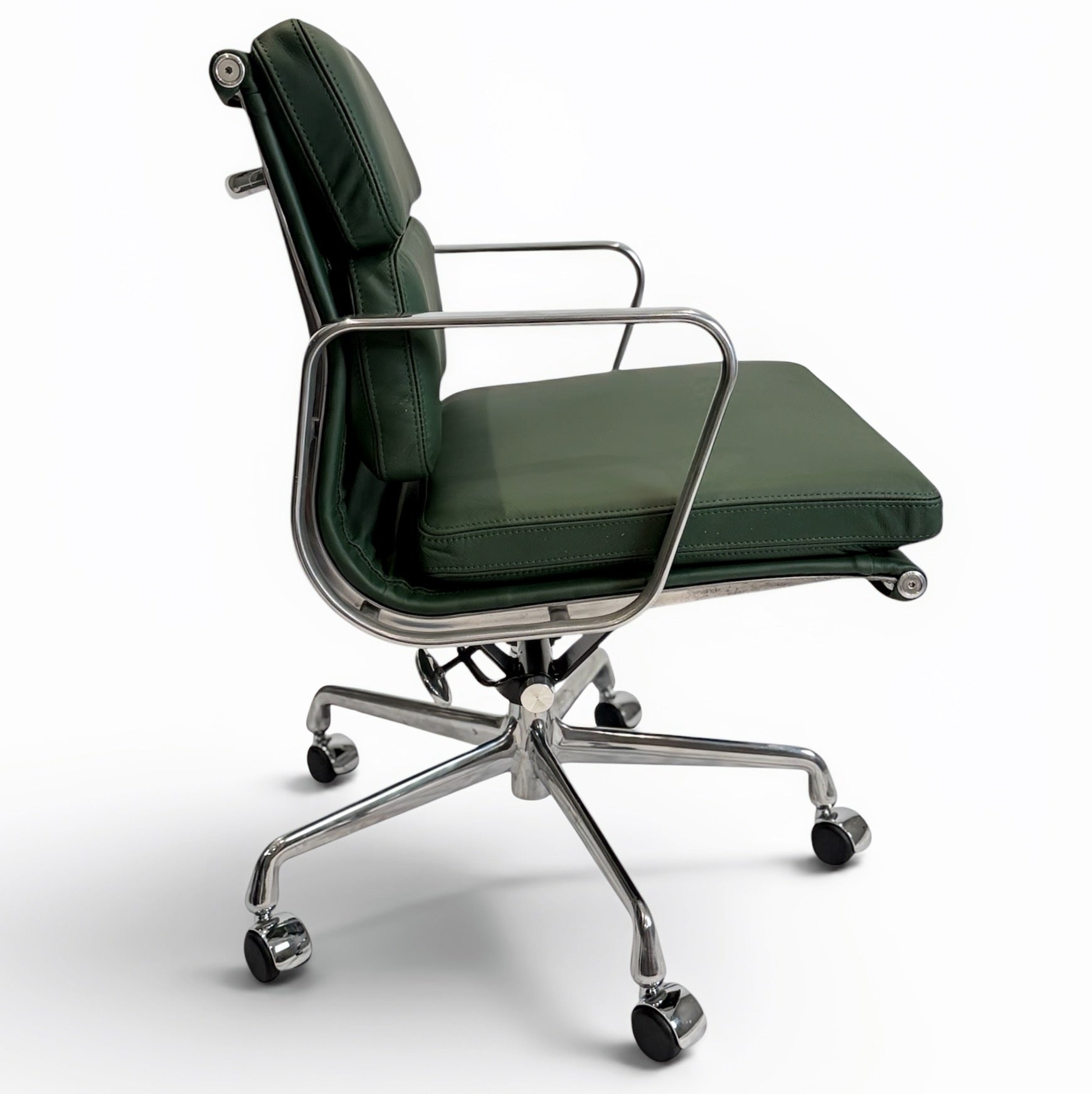 Herman Miller Eames Aluminum Group Soft Pad Management Chair