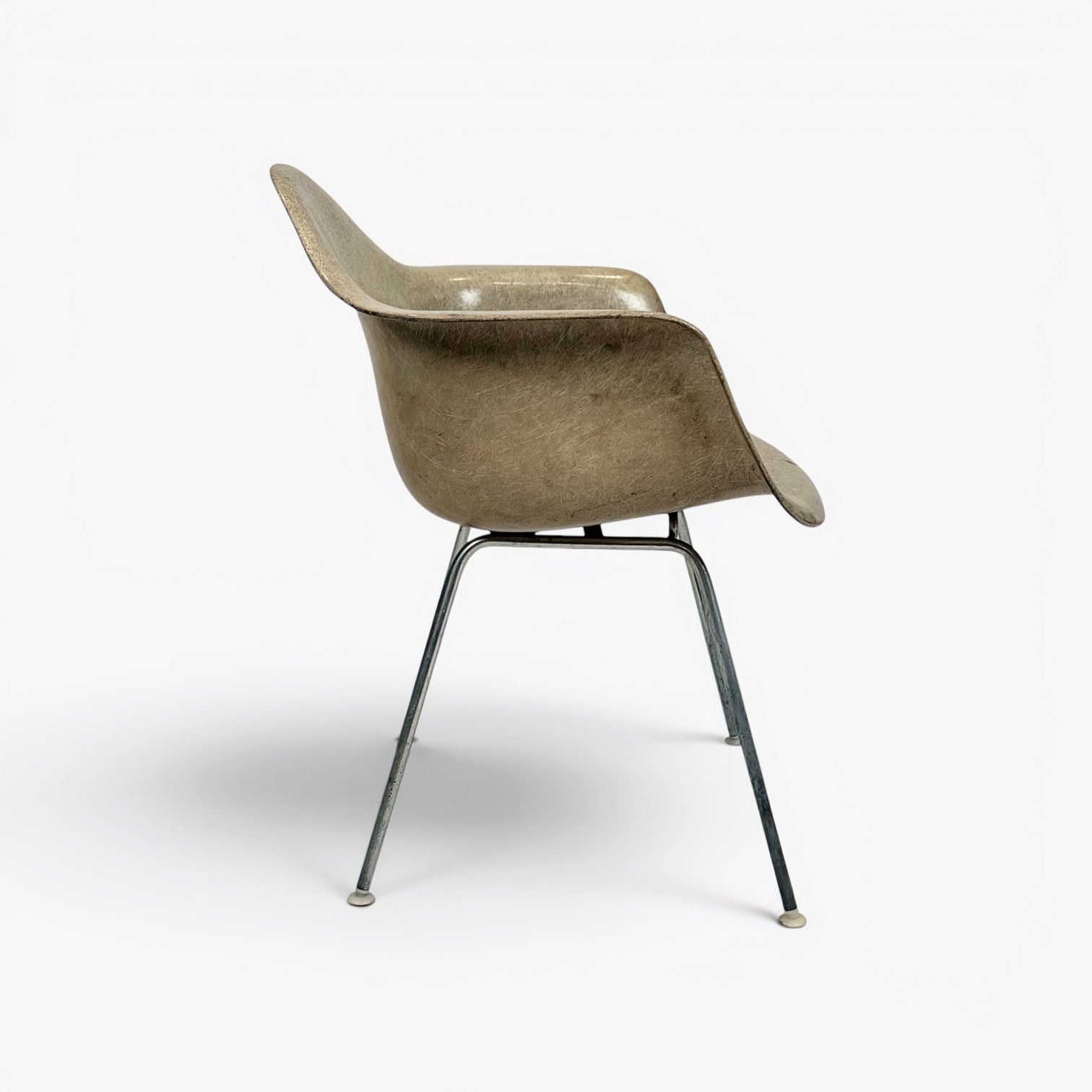 Early 1950s Eames Fiberglass Armchair by Herman Miller – Zenith Plastics