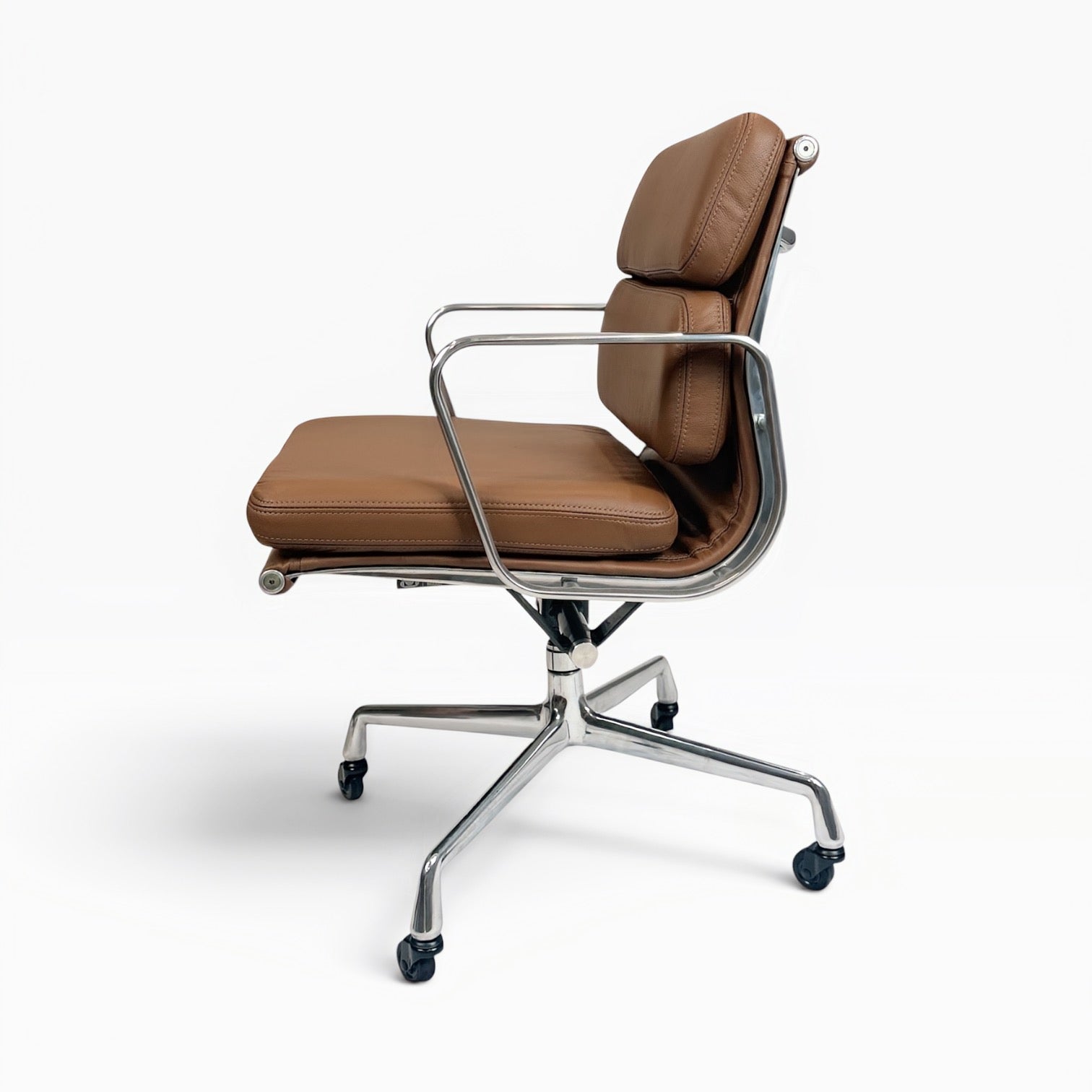 Eames Aluminum Group Soft Pad Management Chair by Herman Miller – Brown Leather