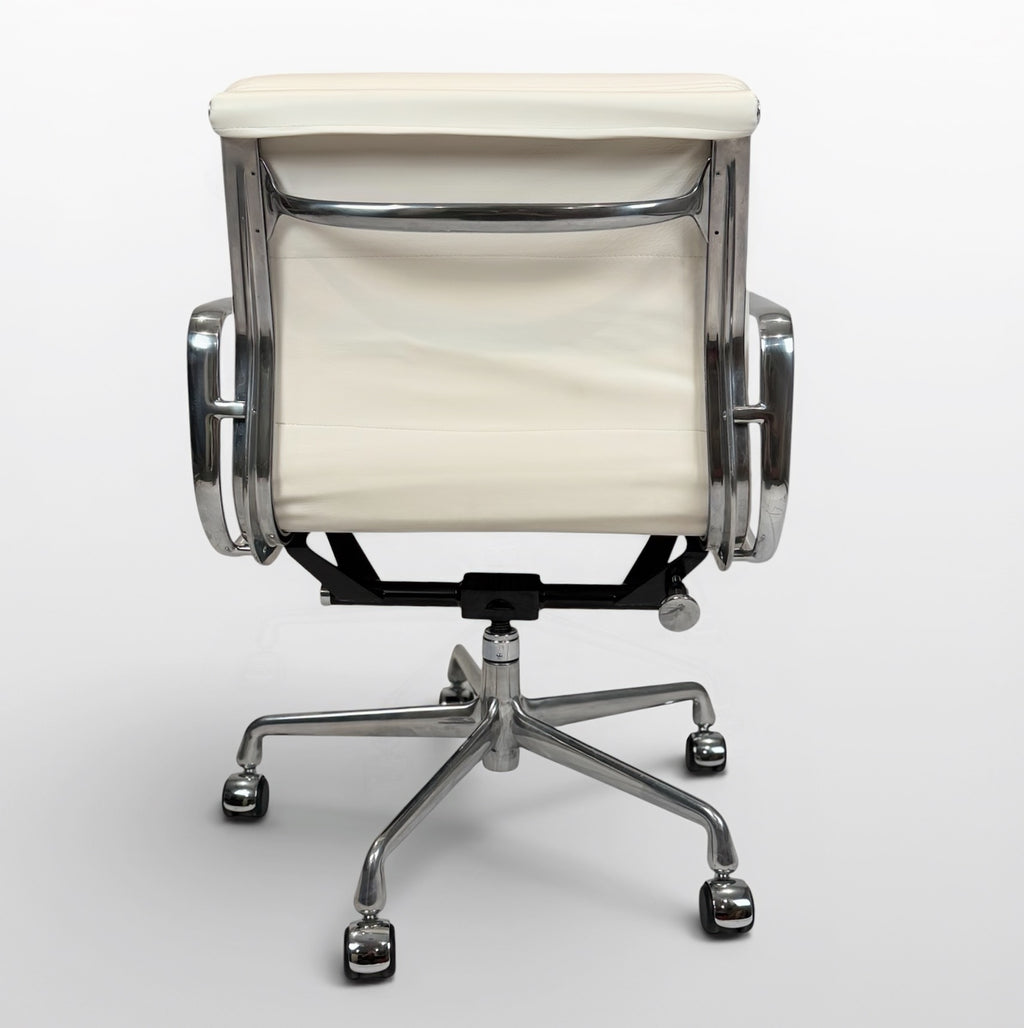 Eames Aluminum Group Soft Pad Management Chair by Herman Miller – Ivory Leather
