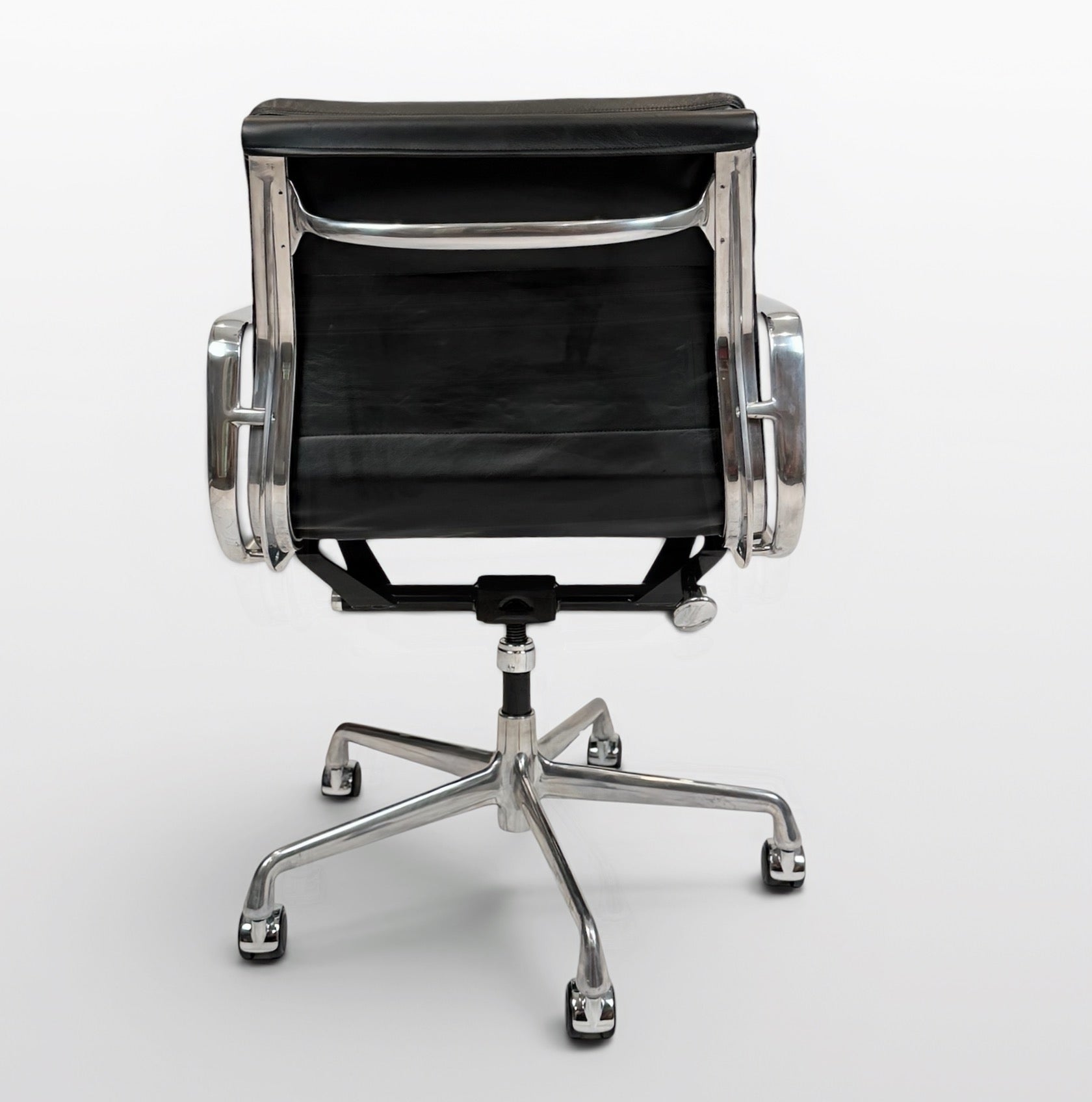Herman Miller Eames Aluminum Group Soft Pad Management Chair – Black Leather