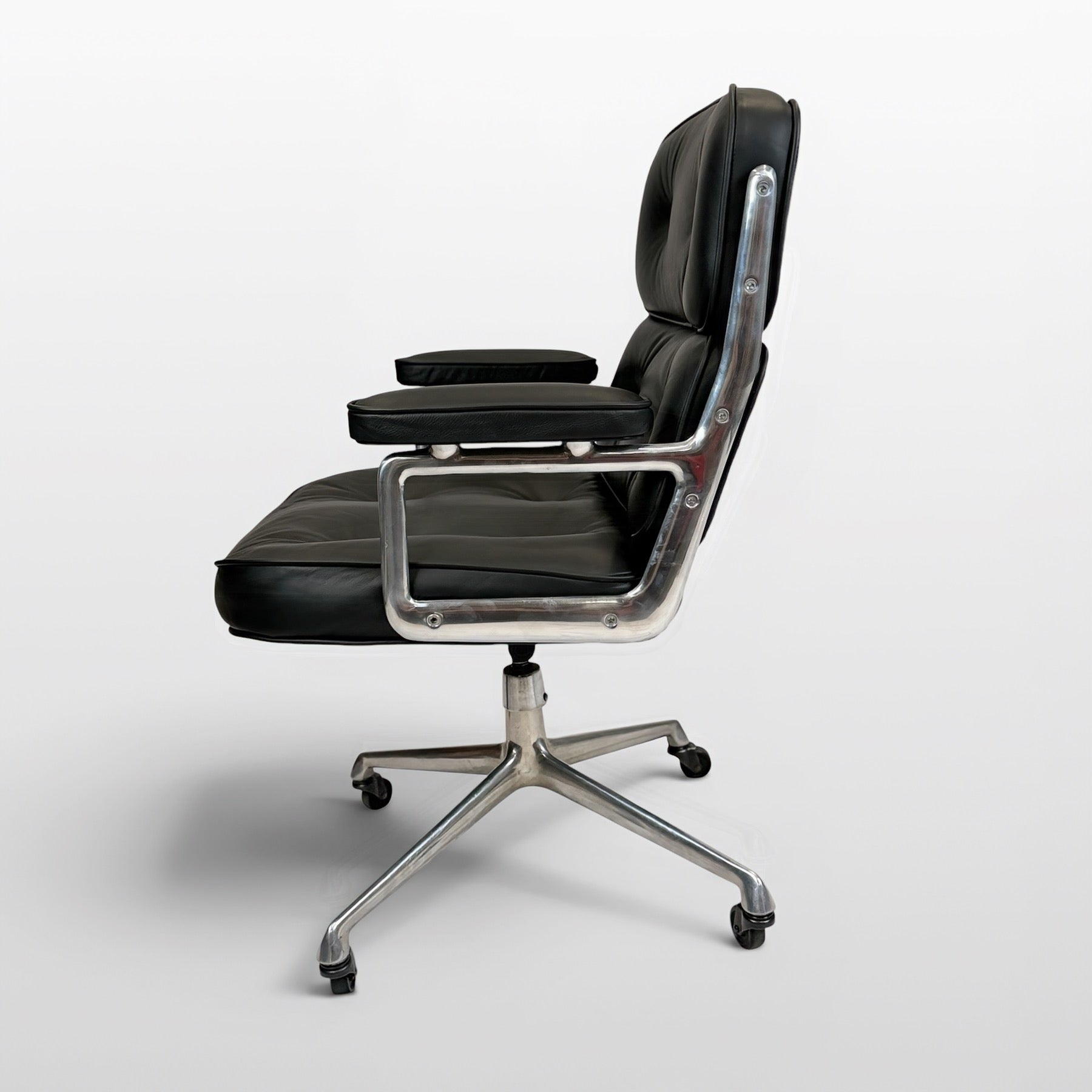 Charles & Ray Eames for Herman Miller Time-Life Executive Chair Model  3474, 1968