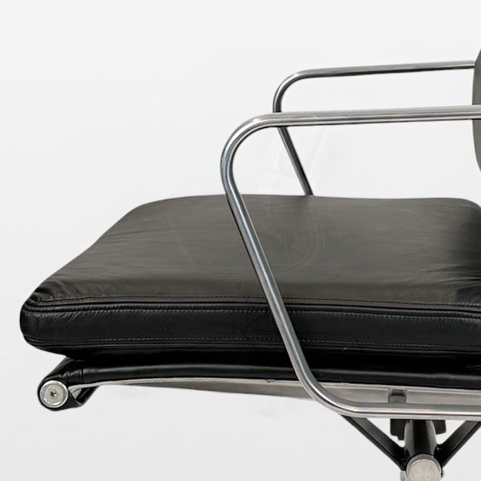 Herman Miller Eames Aluminum Group Soft Pad Management Chair – Black Leather