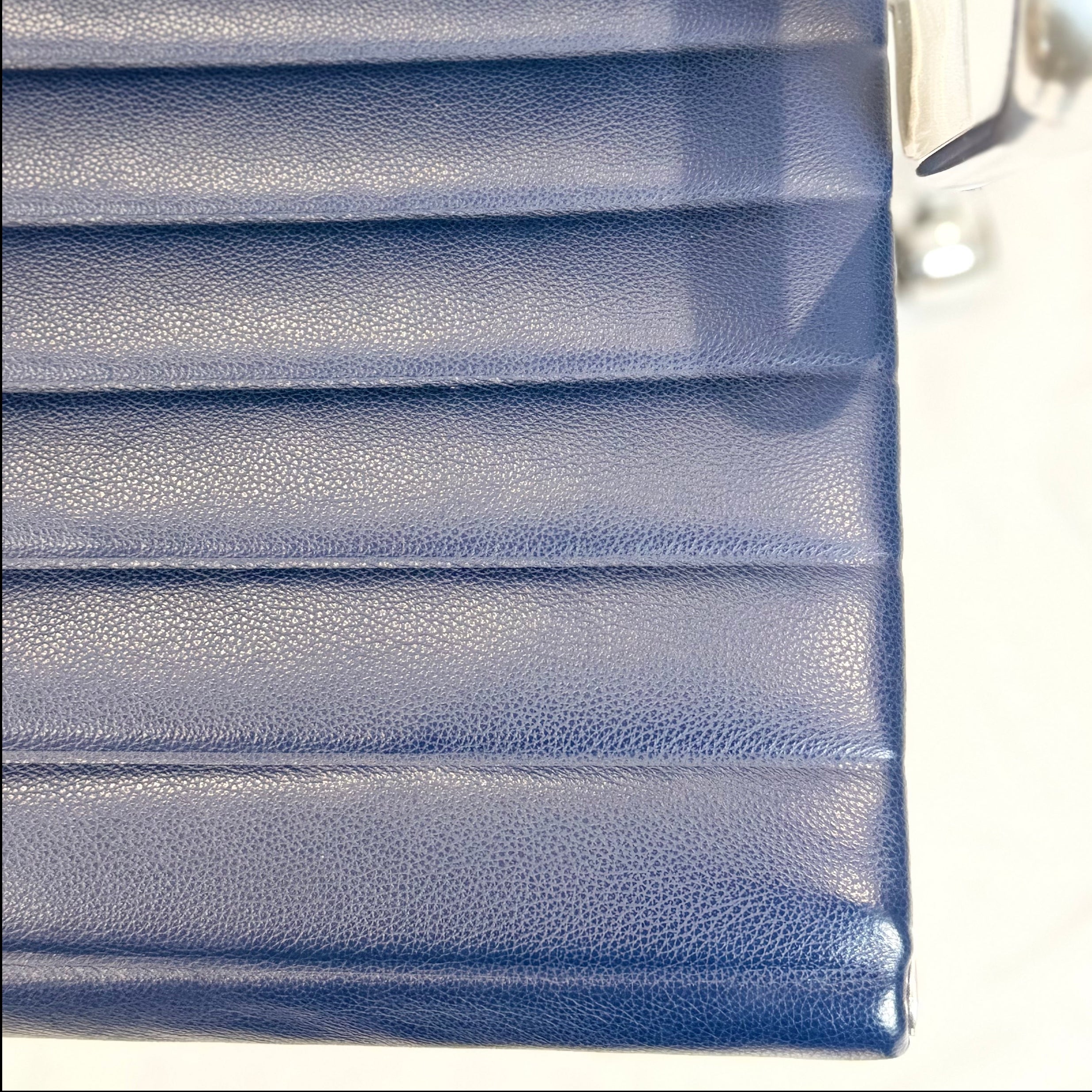 Eames Aluminum Group Executive Chair