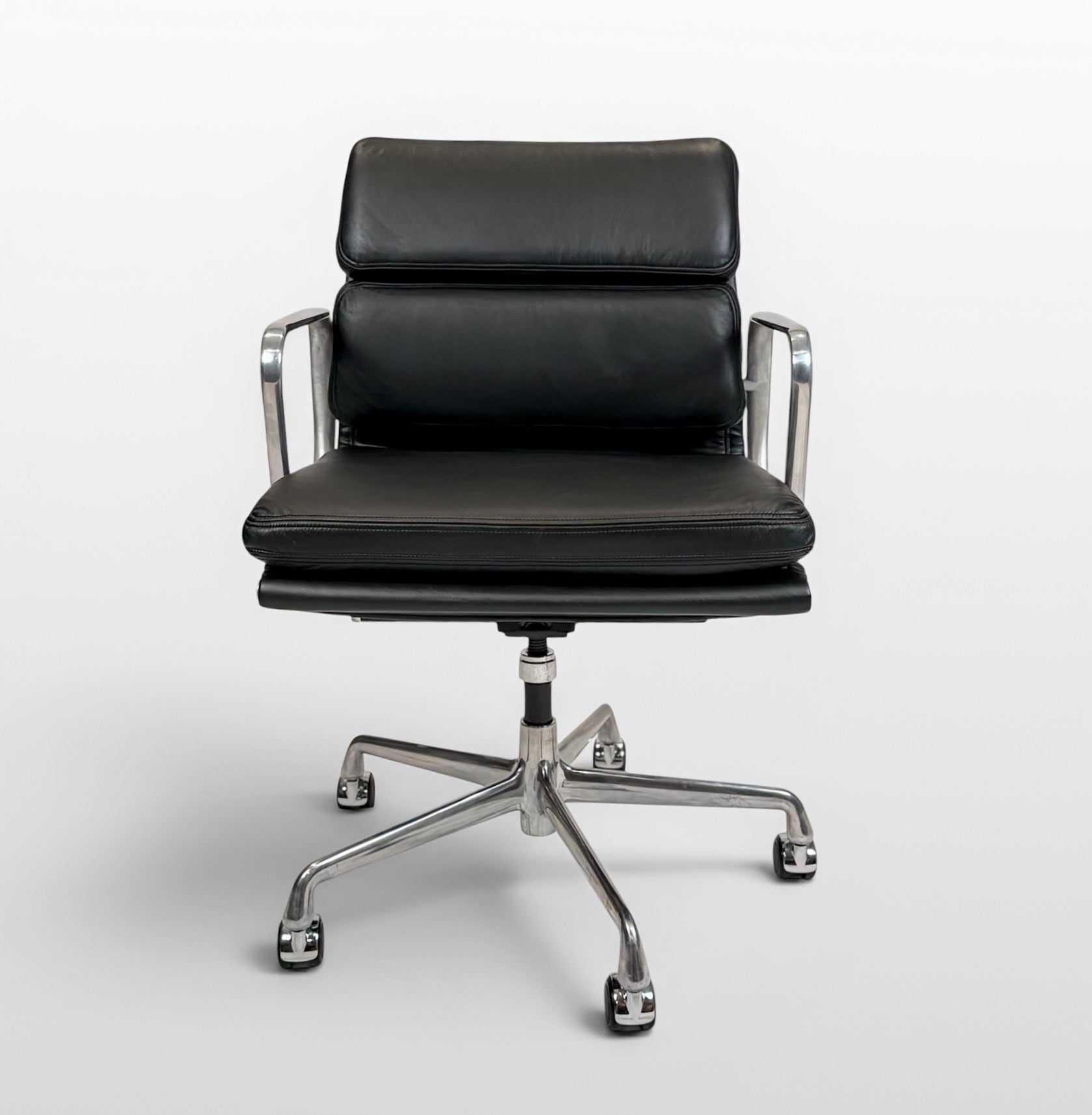 Herman Miller Eames Aluminum Group Soft Pad Management Chair – Black Leather