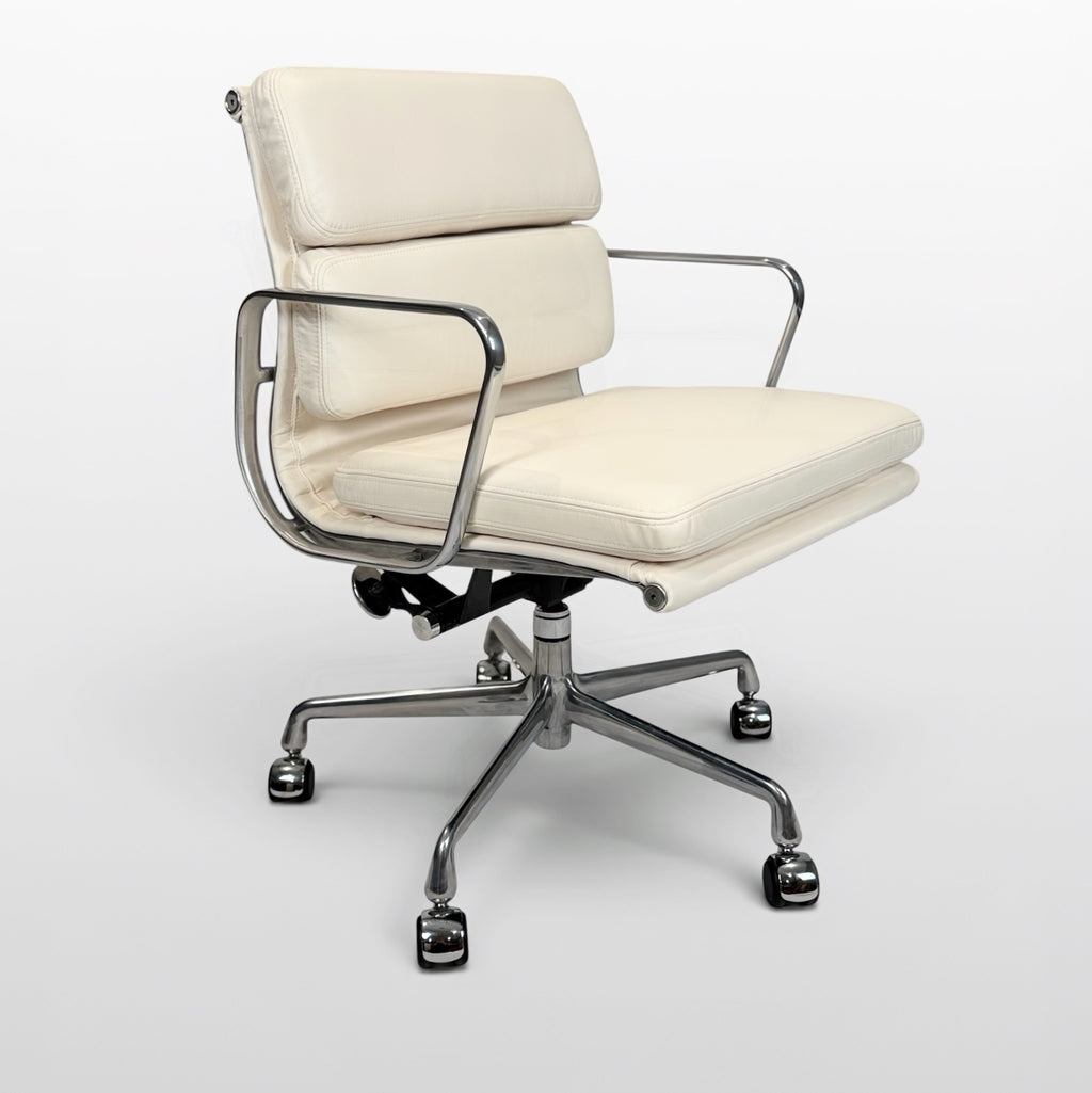 Eames Aluminum Group Soft Pad Management Chair by Herman Miller – Ivory Leather