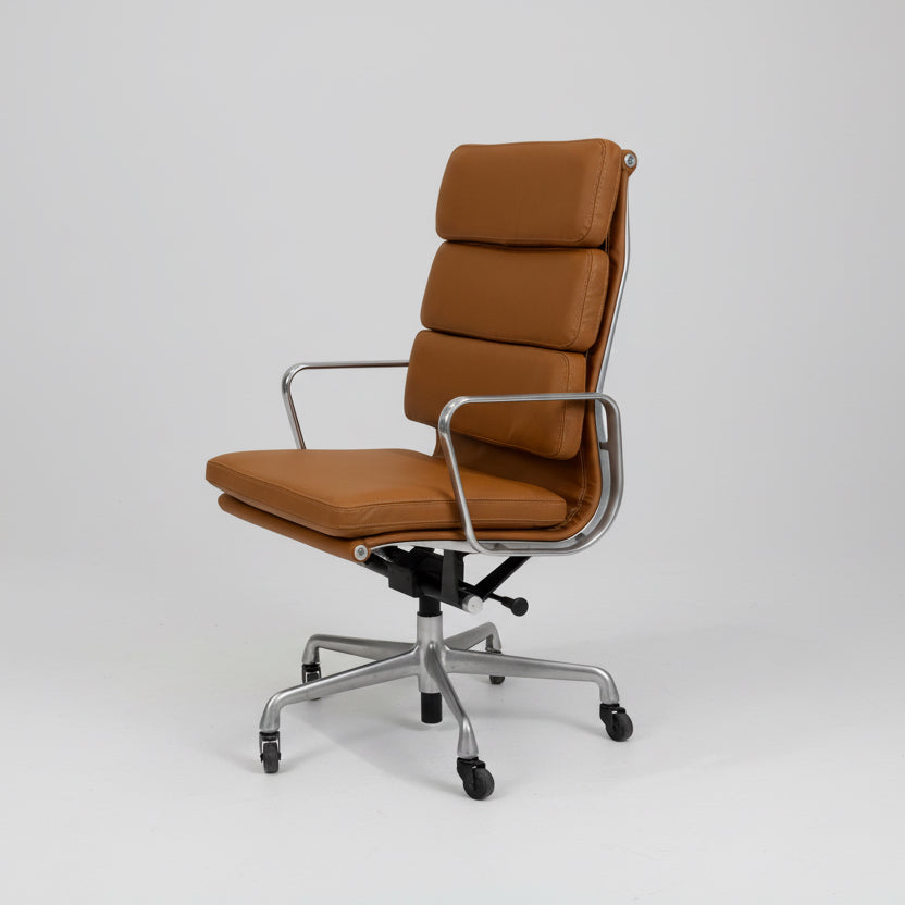 Eames Aluminum Group Executive Chair