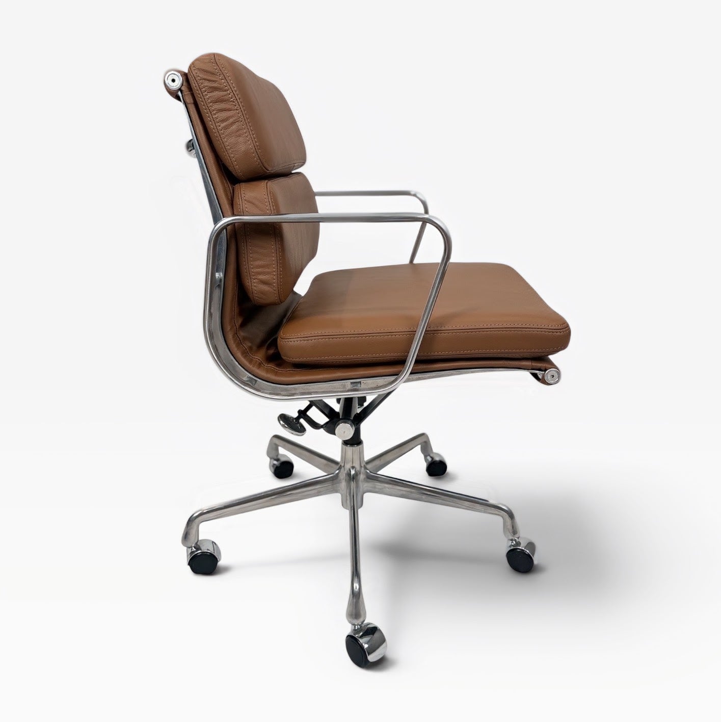 Eames for Herman Miller Aluminum Group Soft Pad Management Chair - Brown Leather