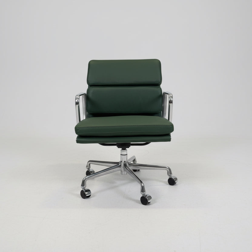 Herman Miller Eames Aluminum Group Soft Pad Management Chair