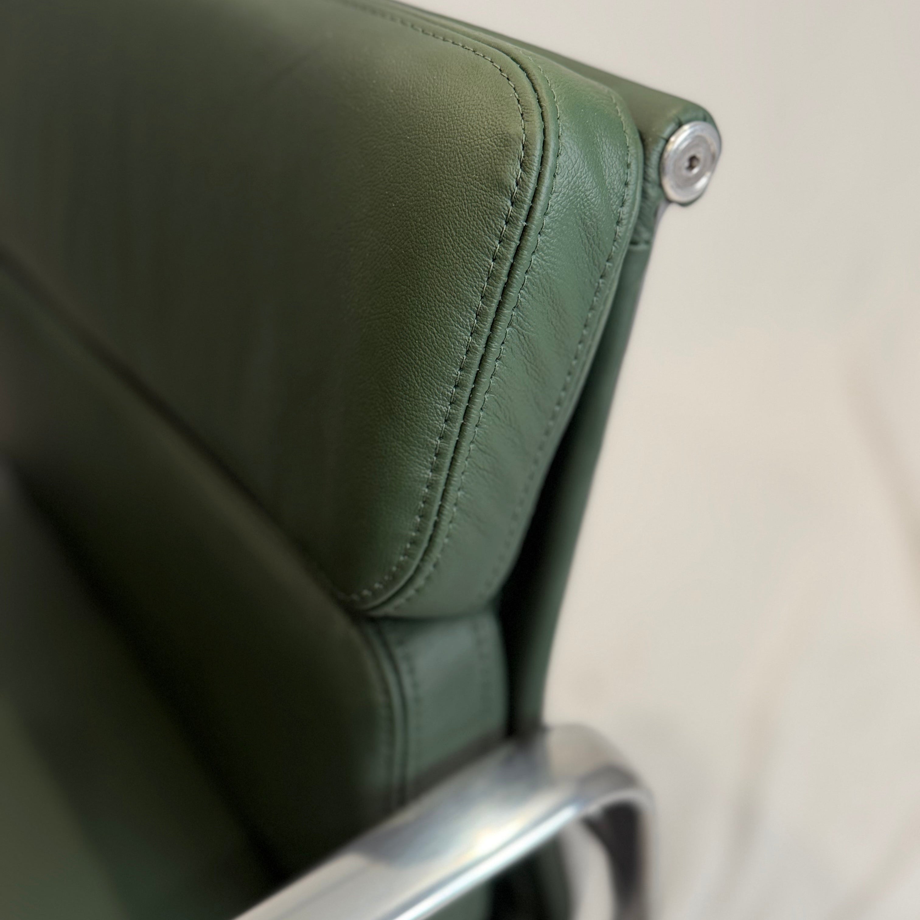 Herman Miller Eames Aluminum Group Soft Pad Management Chair