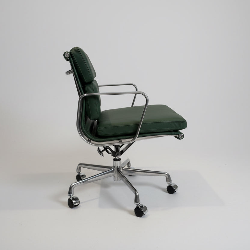 Herman Miller Eames Aluminum Group Soft Pad Management Chair