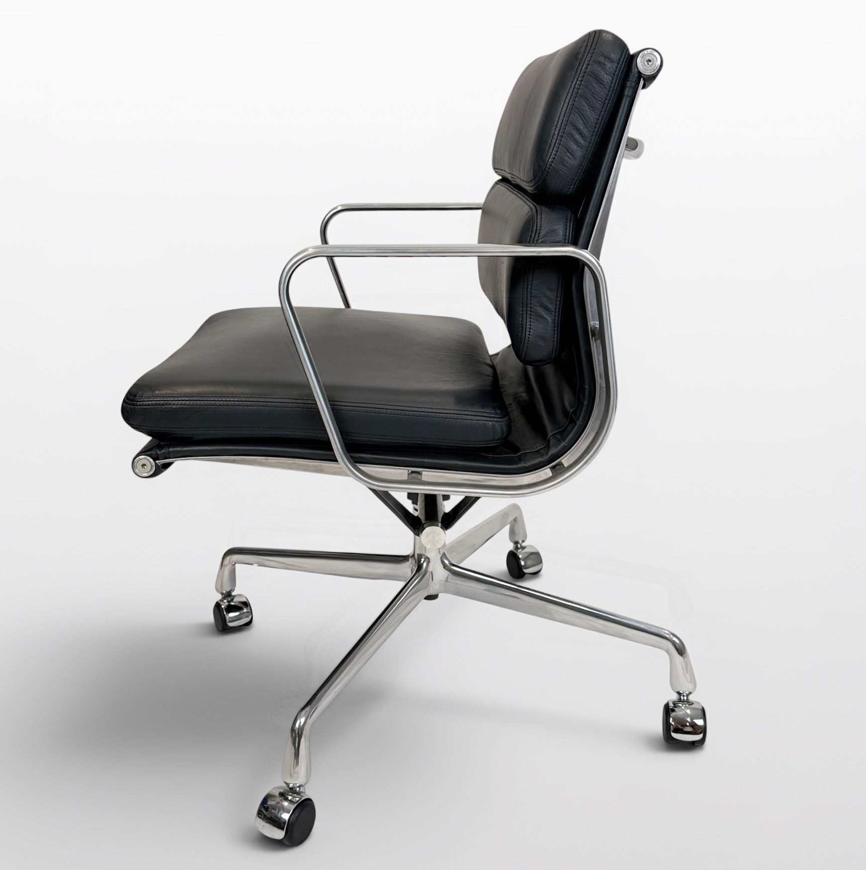 Eames for Herman Miller Soft Pad Management Chair – Charcoal Gray Leather