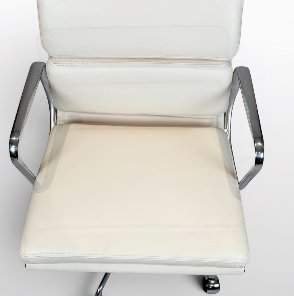 Eames Aluminum Group Soft Pad Management Chair by Herman Miller – Ivory Leather