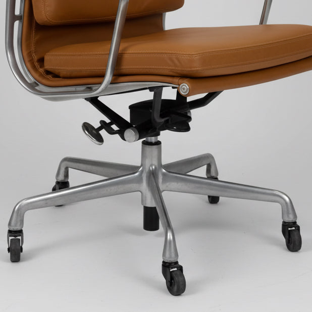 Eames Aluminum Group Executive Chair