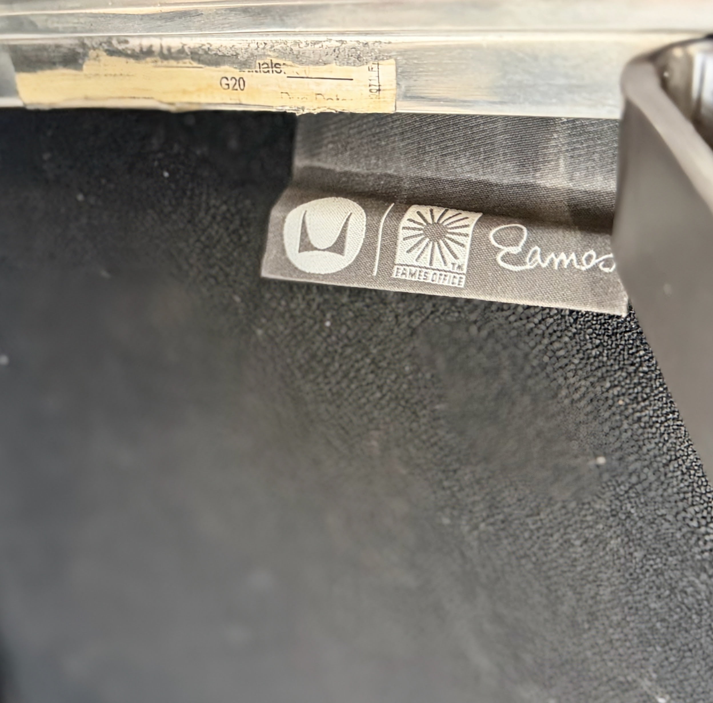 Herman Miller Eames Soft Pad Management Chair – Light Gray Leather