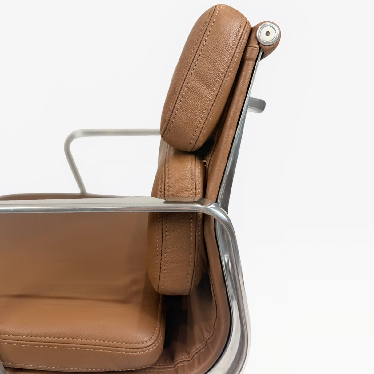 Eames Aluminum Group Soft Pad Management Chair by Herman Miller – Brown Leather