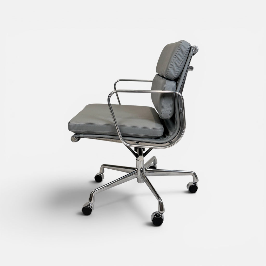 Herman Miller Eames Soft Pad Management Chair – Light Gray Leather