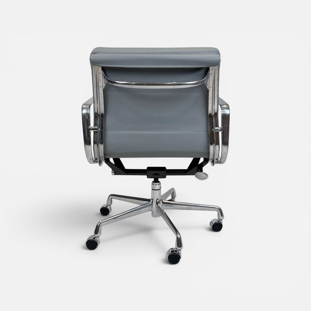 Herman Miller Eames Soft Pad Management Chair – Light Gray Leather
