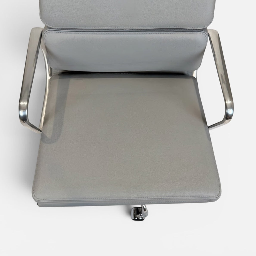 Herman Miller Eames Soft Pad Management Chair – Light Gray Leather