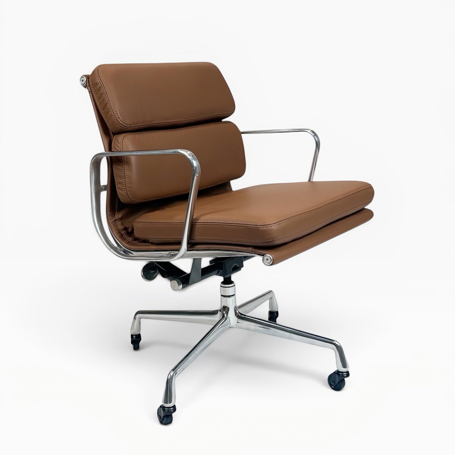Eames Aluminum Group Soft Pad Management Chair by Herman Miller – Brown Leather